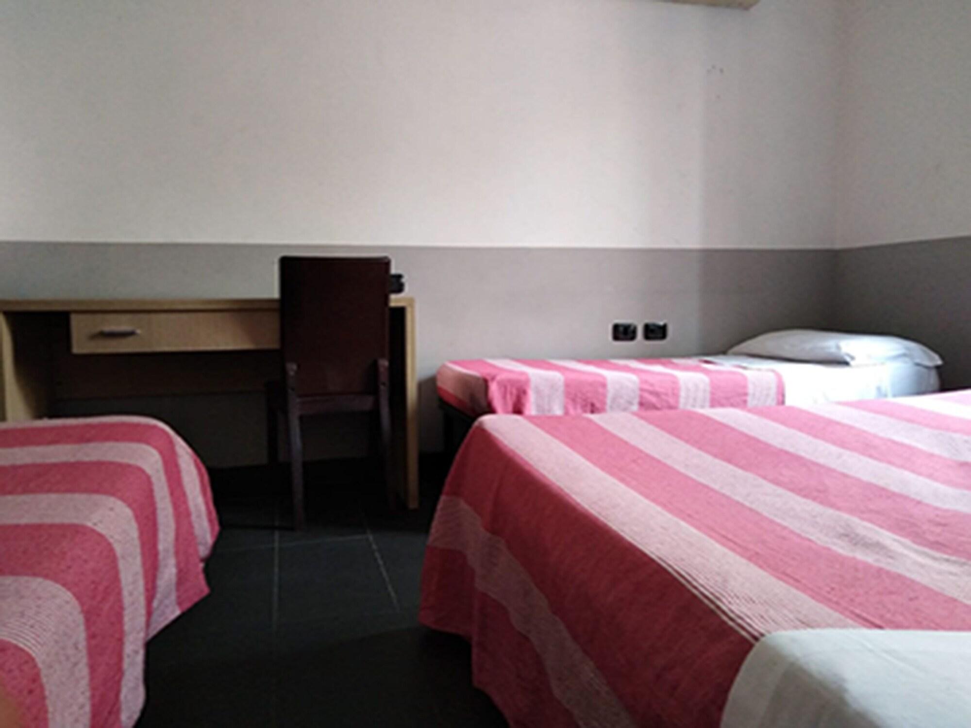 M&J Place Hostel Rome Roma Exterior foto