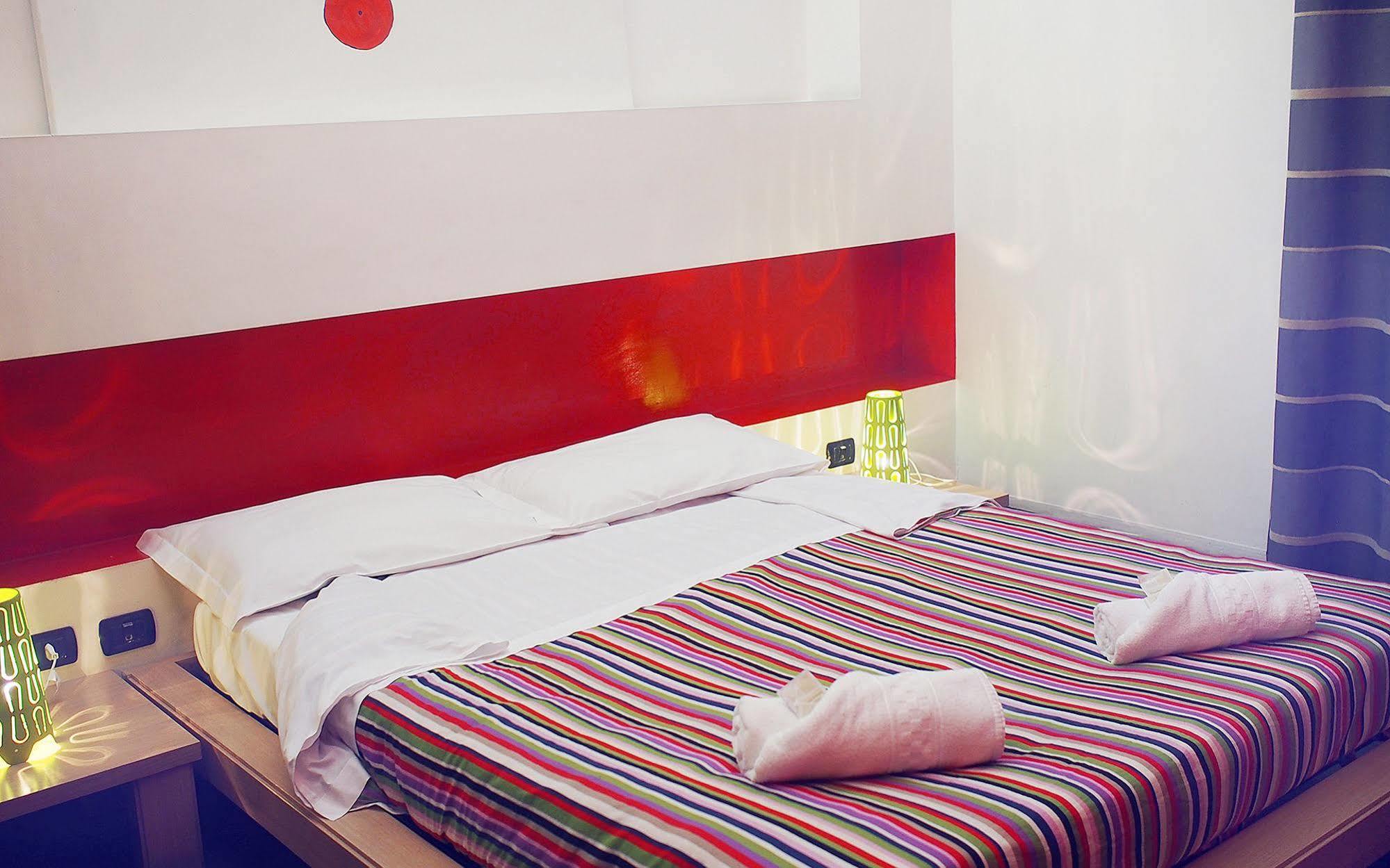M&J Place Hostel Rome Roma Exterior foto