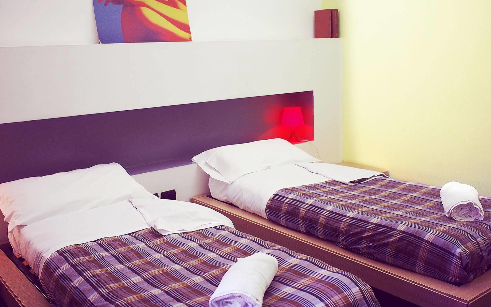 M&J Place Hostel Rome Roma Exterior foto