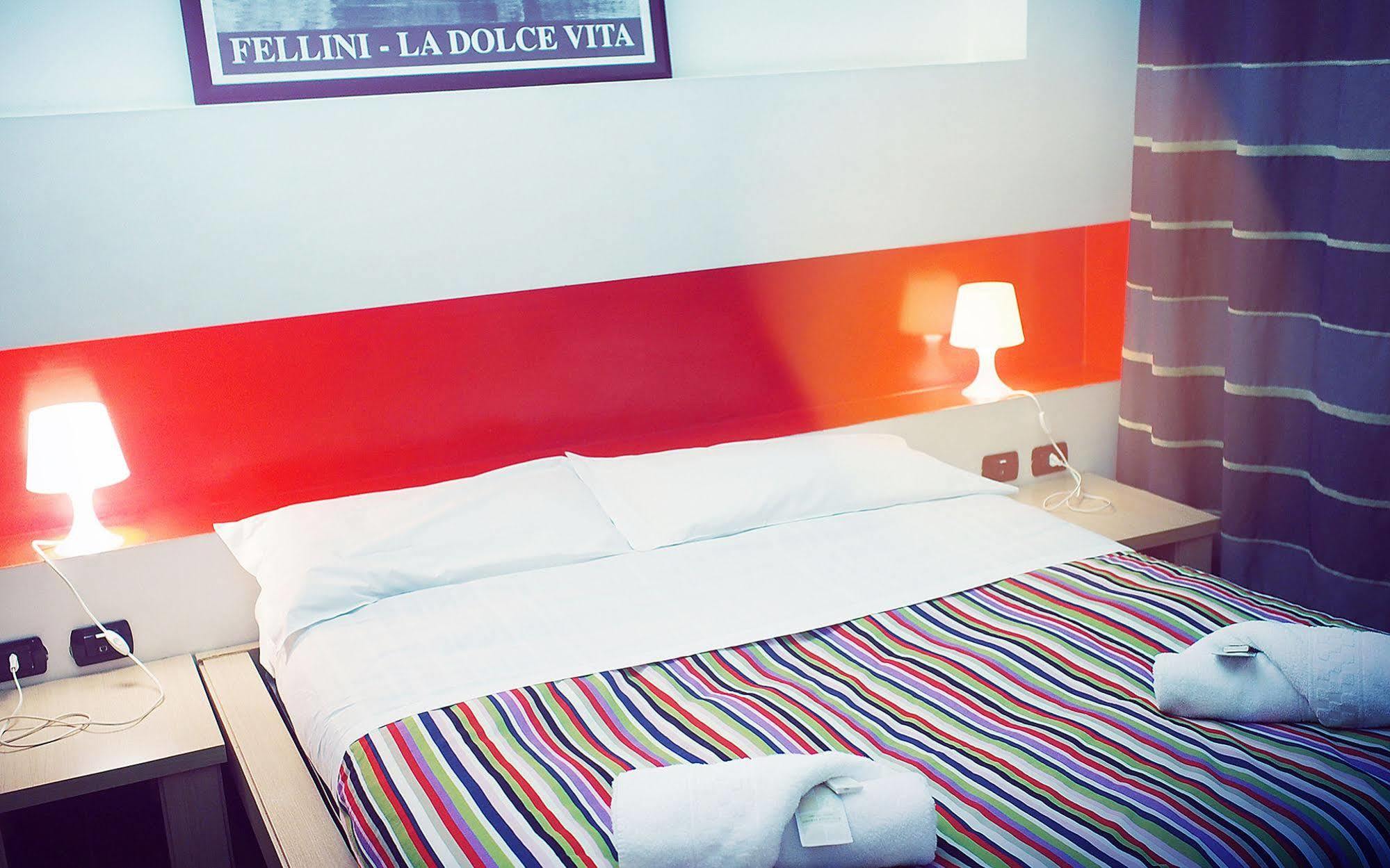 M&J Place Hostel Rome Roma Exterior foto